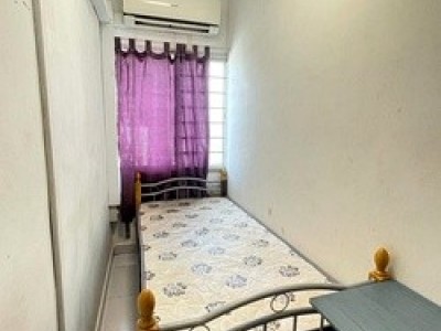 Available 9 June/Common Room/FOR 1 PERSON STAY ONLY/Wifi/No owner staying/No Agent Fee/Cooking allowed/Near Lavender MRT/Nicoll Highway MRT / Bugis MRT - 200 Jalan Sultan,#14-08 Textile centre, Singapore 199018