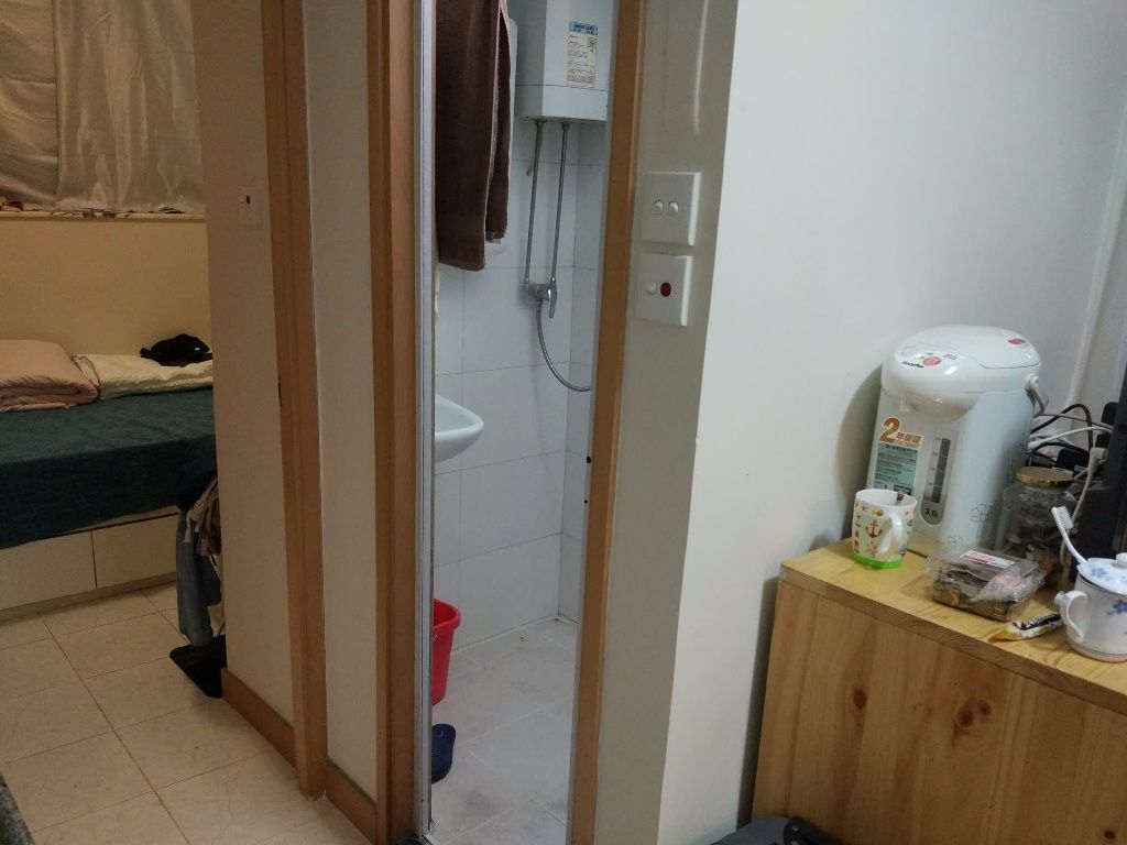 Spacious and rennovated studio apartment in Causeway Bay - 銅鑼灣 - 獨立套房 - Homates 香港