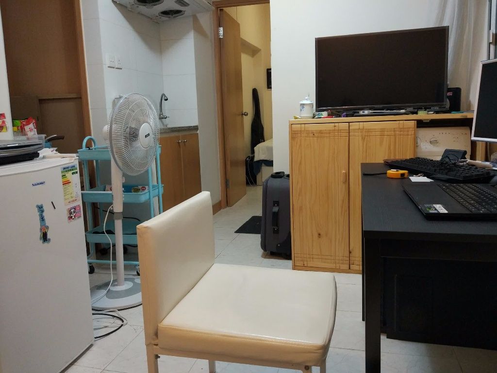 Spacious and rennovated studio apartment in Causeway Bay - 銅鑼灣 - 獨立套房 - Homates 香港