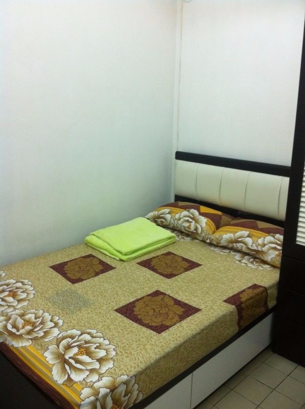 Sheung Wan --- Quiet Place !!! walk to CENTRAL in 10 mins ! - Sheung Wan/Central - Bedroom - Homates Hong Kong