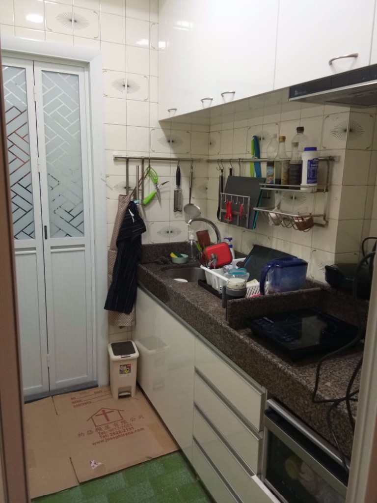 Spacious room in a 2 bedrooms flat (388sq ft) for rent - 太古/西灣河 - 房間 (合租／分租) - Homates 香港