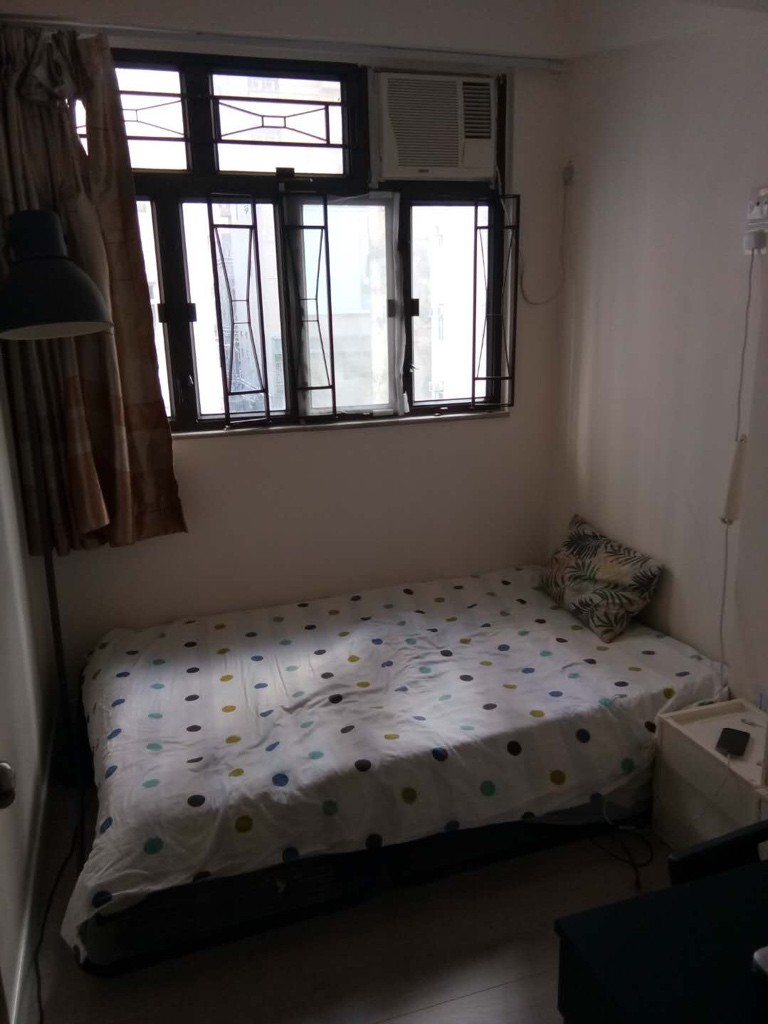 Spacious room in a 2 bedrooms flat (388sq ft) for rent - 太古/西灣河 - 房間 (合租／分租) - Homates 香港