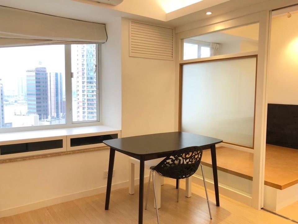 Nicely Renovated 1 Bedroom in Sai Ying Pun - 上環/中環 - 房間 (合租／分租) - Homates 香港