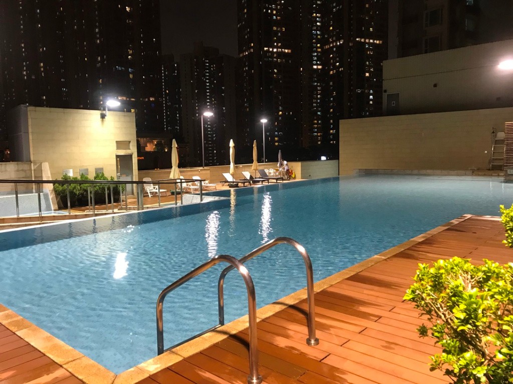 Flat Share - Luxury Building, Sea View, Pool, Near Central - Olympus - Bedroom - Homates Hong Kong