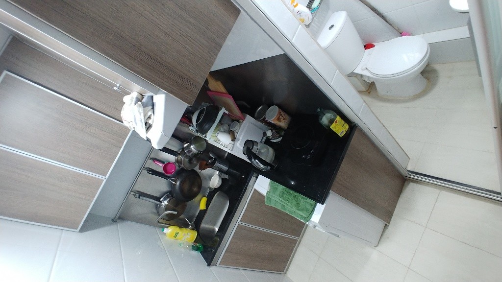 Master Bedroom in Prince Edward Flatshare with balcony and rooftop terrace, 3 mins from PE MTR! - 太子 - 房間 (合租／分租) - Homates 香港