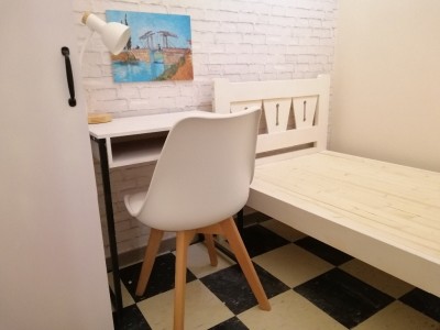 Brand new refurb shared rooms. Heart of the city. 7 mins walk to Prince Edward Station. - 15D Wong Chuk Street, Kowloon