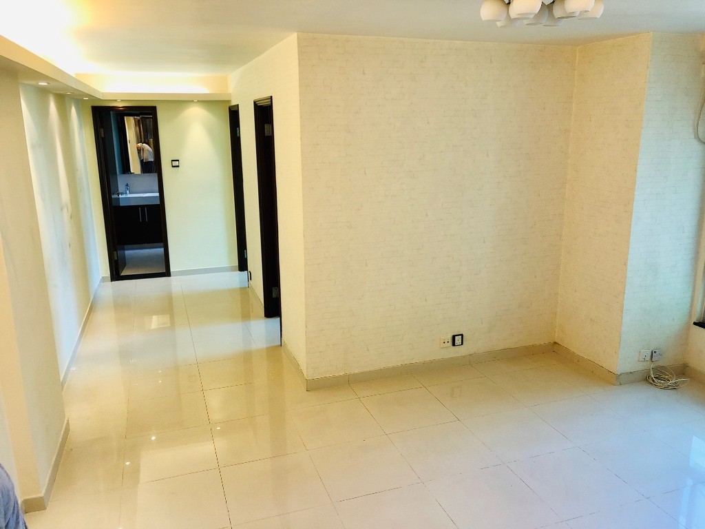 Mei Foo Sun Chuen 2 Bedrooms Excellent Condition - Mei Foo - Flat - Homates Hong Kong