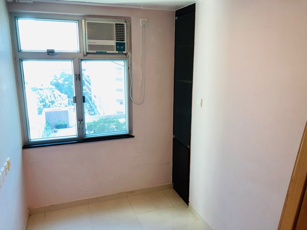 Mei Foo Sun Chuen 2 Bedrooms Excellent Condition - Mei Foo - Flat - Homates Hong Kong