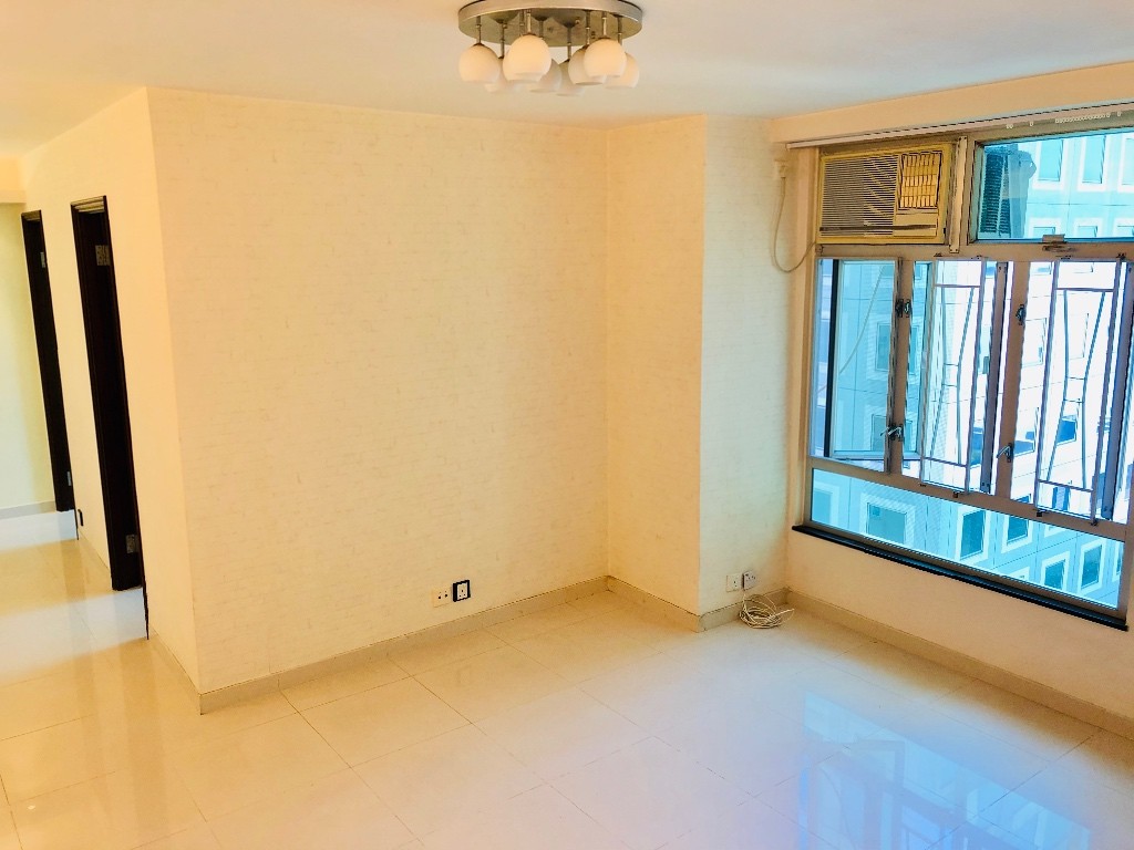 Mei Foo Sun Chuen 2 Bedrooms Excellent Condition - Mei Foo - Flat - Homates Hong Kong