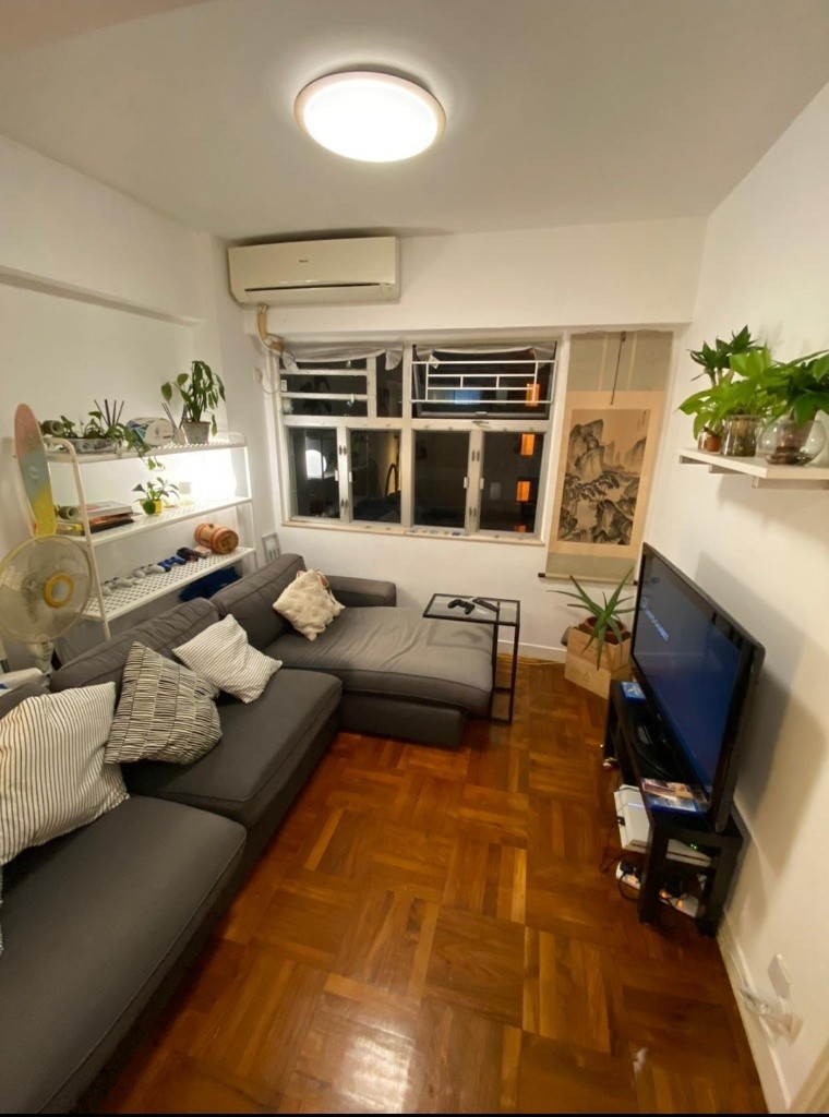 Room for rent in flat of 3. 5 minutes walk from Soho and Sheung Wan MTR. - Sheung Wan/Central - Bedroom - Homates Hong Kong