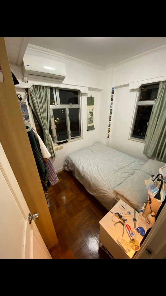 Room for rent in flat of 3. 5 minutes walk from Soho and Sheung Wan MTR. - Sheung Wan/Central - Bedroom - Homates Hong Kong