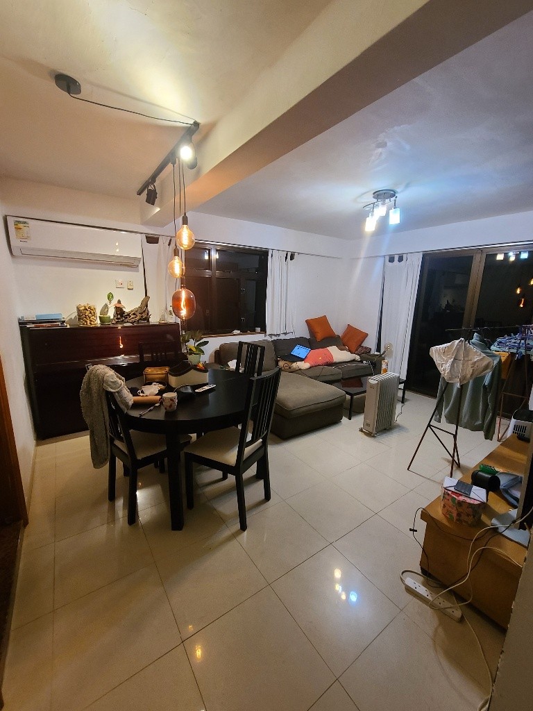 Lamma Main Street Flat with personal balcony &amp; personal shower room &amp; roof top - 南丫島 - 房間 (合租／分租) - Homates 香港