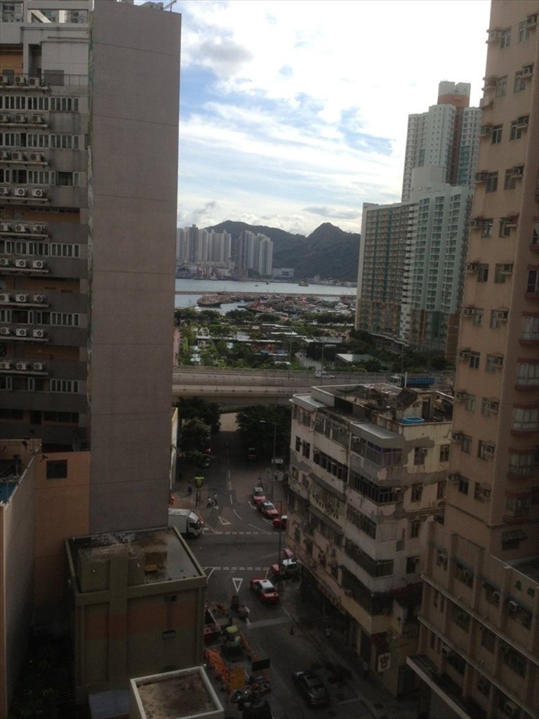 兩房一廳，傢電齊全，海景，多窗口，近地鐵站，誠招合租 - Tai Koo/Sai Wan Ho - Flat - Homates Hong Kong