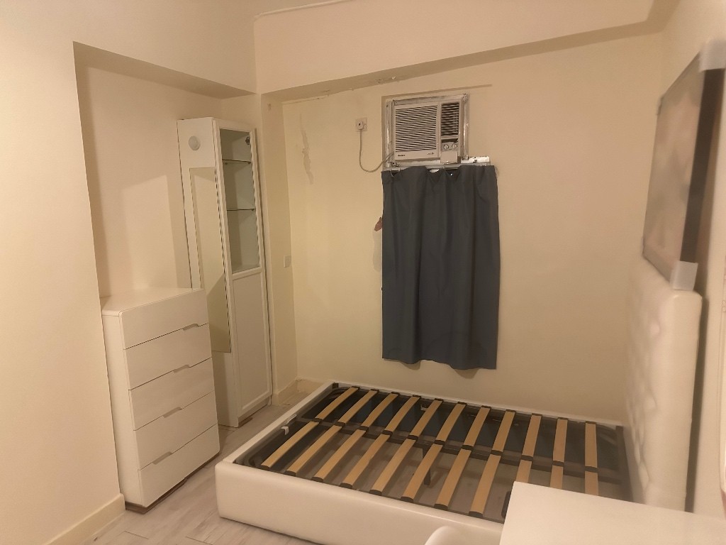 huge furnished room - Mid Level West - Bedroom - Homates Hong Kong