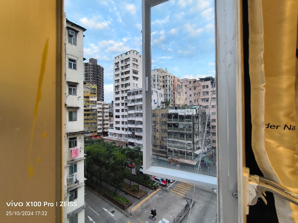 New shared apartment with separate rooftop garden 60ft to 90ft room size - Sham Shui Po - Bedroom - Homates Hong Kong