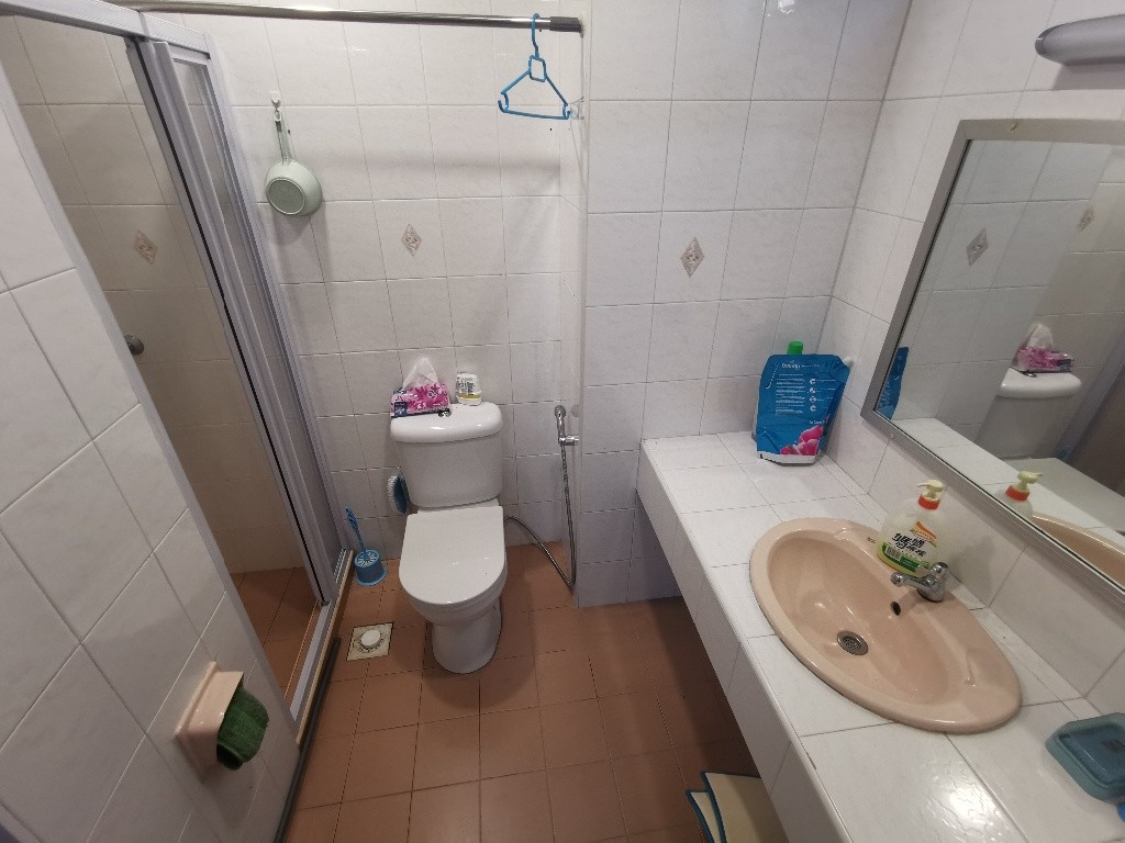 Immediate Available - Common Room/Strictly Single Occupancy/no Owner Staying/No Agent Fee/Cooking allowed/ Toa Payoh MRT / Novena MRT /Balestier - Novena - Bedroom - Homates Singapore