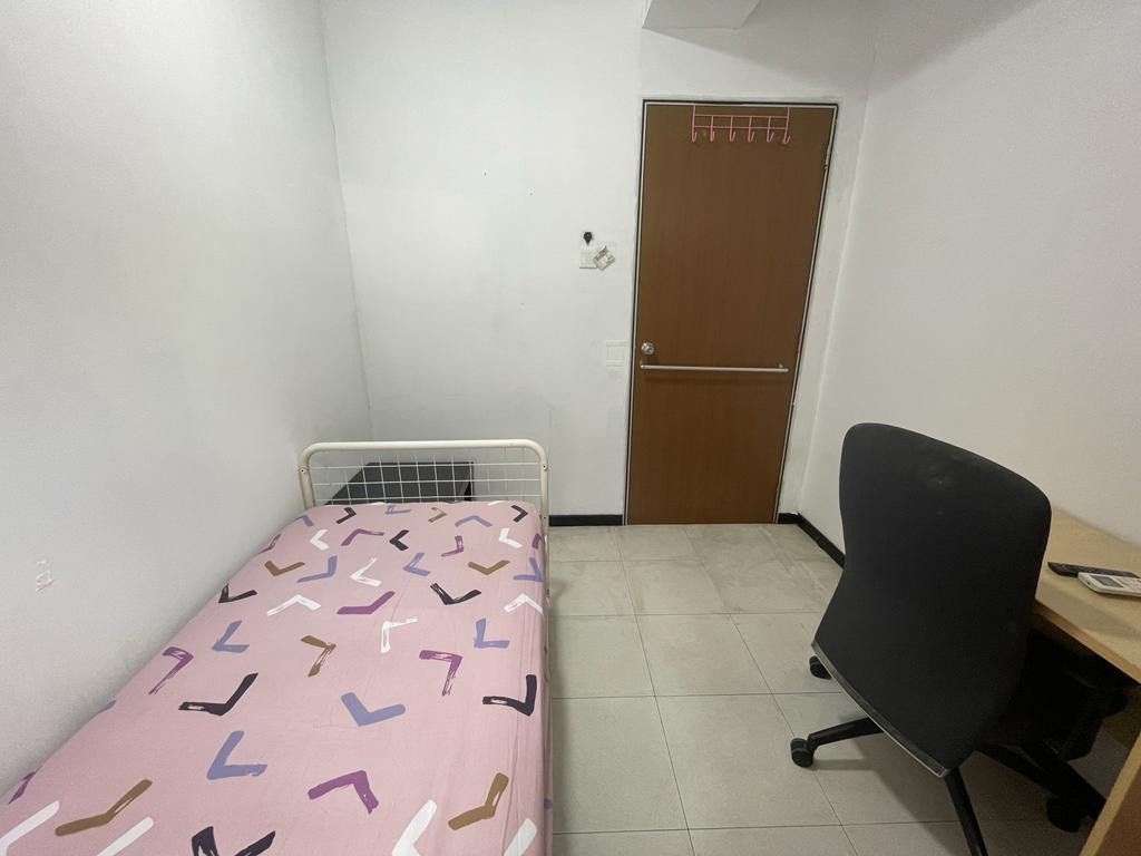 Immediate Available - Common Room/Strictly Single Occupancy/no Owner Staying/No Agent Fee/Cooking allowed/ Toa Payoh MRT / Novena MRT /Balestier - Novena - Bedroom - Homates Singapore