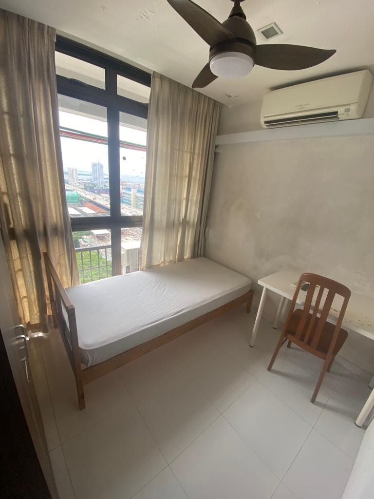 Available Immediate- Common Room/Strictly Single Occupancy/no Owner Staying/1person stay/Wifi/Aircon/No Agent Fee/Cooking allowed/Near Outram MRT/Tanjong Pagar MRT/Chinatown MRT - Outram - Bedroom - Homates Singapore