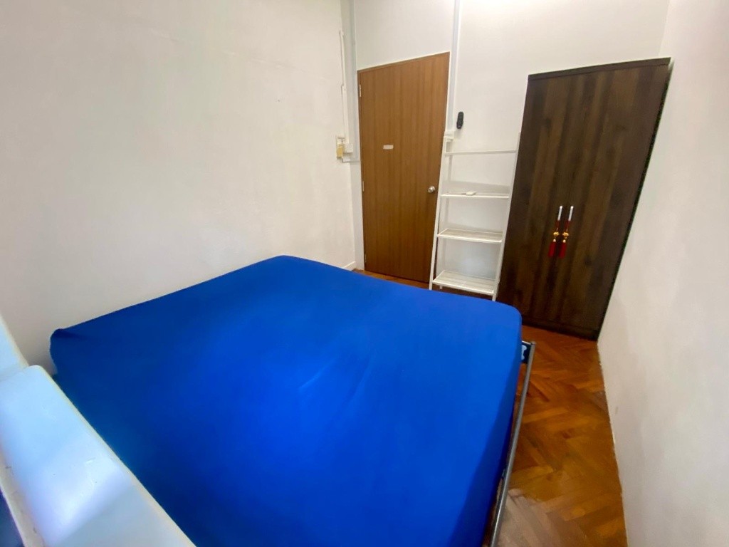 Immediate Available- Common Room/Strictly Single Occupancy/no Owner Staying/No Agent Fee/Cooking allowed / Tiong bahru / Outram MRT - Outram - Bedroom - Homates Singapore