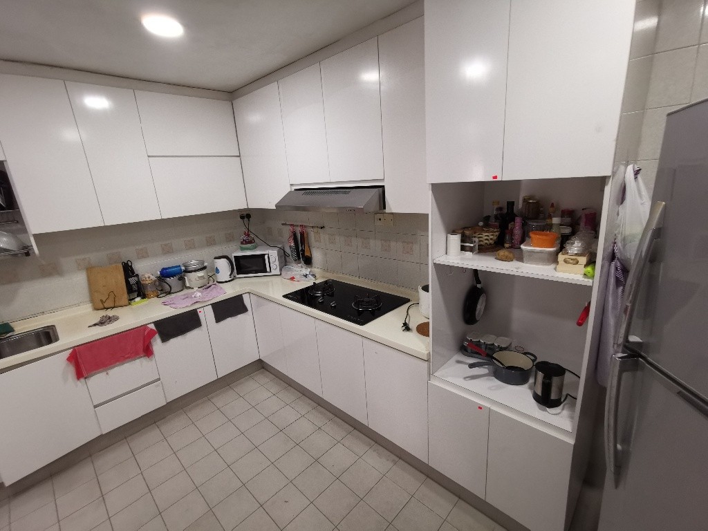 Available Immediate /Common Room/FOR 1 PERSON STAY ONLY/Wifi/Air-con/No owner staying/No Agent Fee/Cooking allowed/Novena MRT  / Toa Payoh MRT / Boon Keng / Thomson MRT - Boon Keng - Bedroom - Homates Singapore