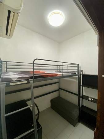 Available Immediate /Common Room/FOR 1 PERSON STAY ONLY/Wifi/Air-con/No owner staying/No Agent Fee/Cooking allowed/Novena MRT  / Toa Payoh MRT / Boon Keng / Thomson MRT - Boon Keng - Bedroom - Homates Singapore