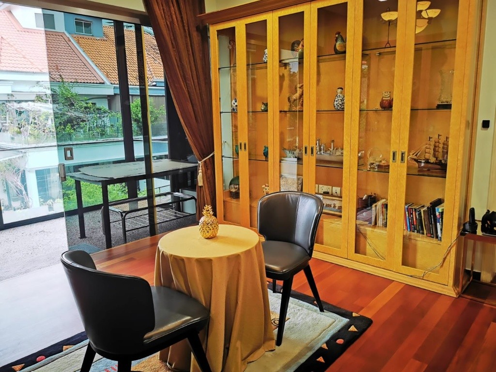 Serangoon Garden Estate, Landed Semi-D, Spacious room with attached bathroom - Serangoon 实龙崗 - 整个住家 - Homates 新加坡