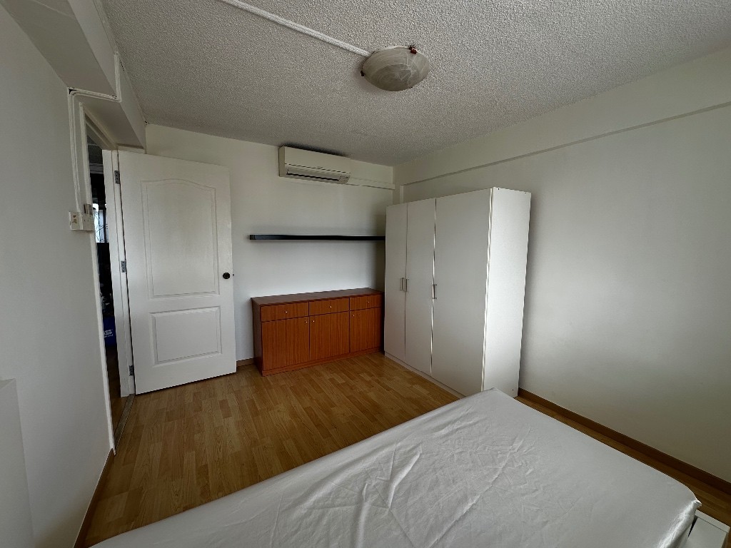 6 Ghim Moh Road Room for Rent - Queenstown - Bedroom - Homates Singapore