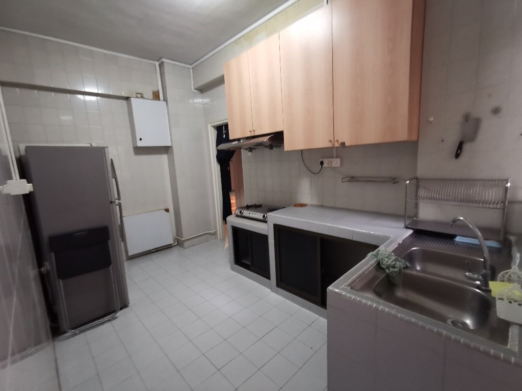 Tanglin / River Valley / Orchard - Kum Hing Court - Balcony Queen Room- Available Now, Property, Rentals, Room Rentals - Tanglin - Bedroom - Homates Singapore