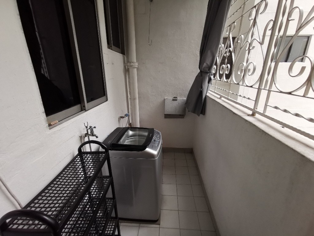 Tanglin / River Valley / Orchard - Kum Hing Court - Balcony Queen Room- Available Now, Property, Rentals, Room Rentals - Tanglin - Bedroom - Homates Singapore