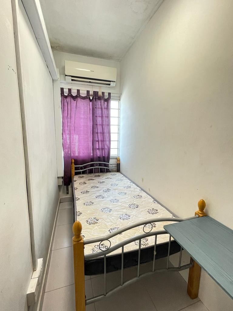 Near Lavender MRT/Nicoll Highway MRT / Bugis MRT/ Single Room/ Available 12 Dec/ No Agent Fee - Kallang - Bedroom - Homates Singapore