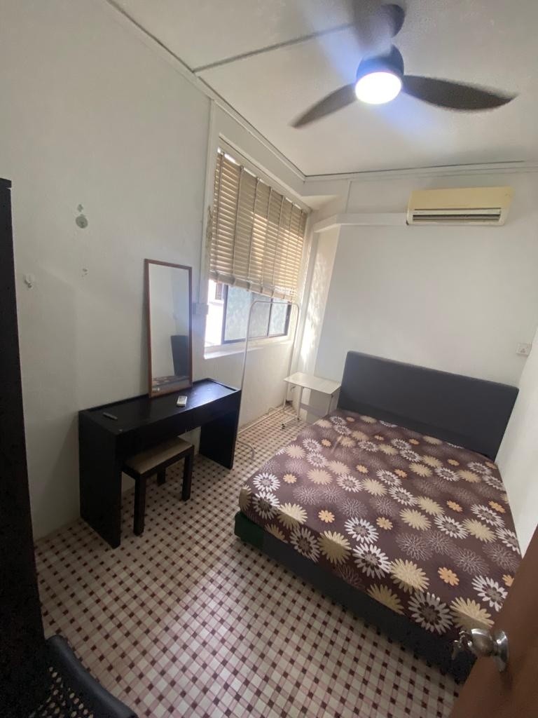 Near Tiong Bahru MRT/ Havelock MRT /Immediate Available / For 1 pax stay / Include utilities / No owner stay - Tiong Bahru - Bedroom - Homates Singapore