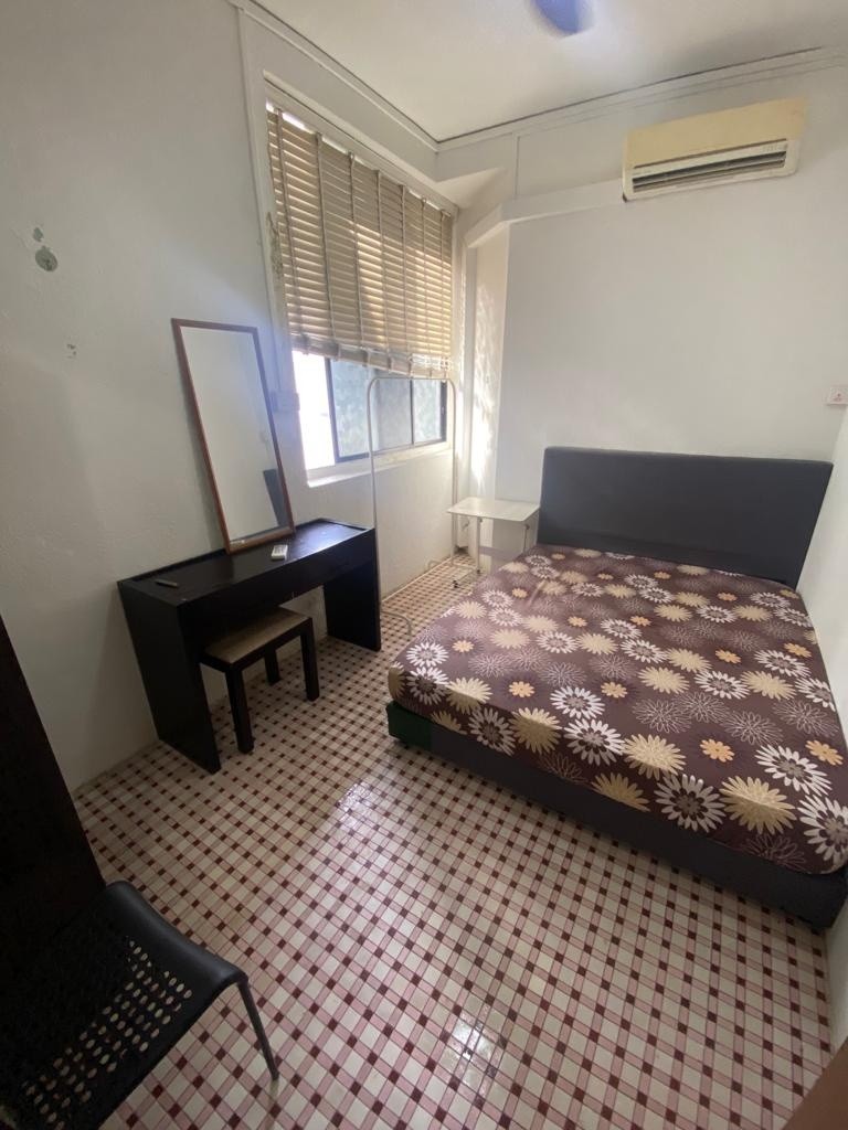 Near Tiong Bahru MRT/ Havelock MRT /Immediate Available / For 1 pax stay / Include utilities / No owner stay - Tiong Bahru - Bedroom - Homates Singapore