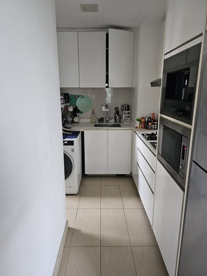 Common room with private bathroom available in Eco condo - Bedok - Bedroom - Homates Singapore