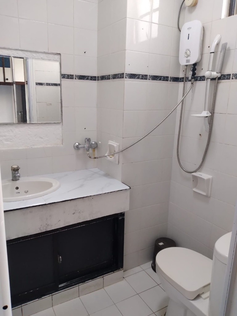 Master Room/Private Bathroom/Wifi/Aircon/No Owner Staying/No Agent Fee/Allowed Cooking - Aljunied - Bedroom - Homates Singapore