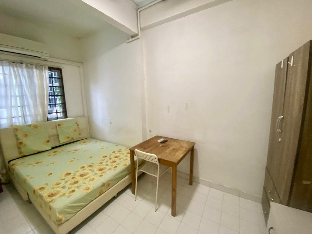 BLK 73 CAVENAGH GARDEN RM 4 - Somerset 索美塞 - 分租房间 - Homates 新加坡